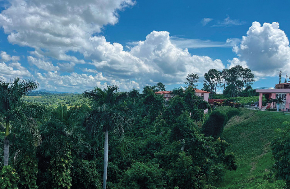 Vista desde el Hotel Los Jazmines en Pinar del Río, Cuba